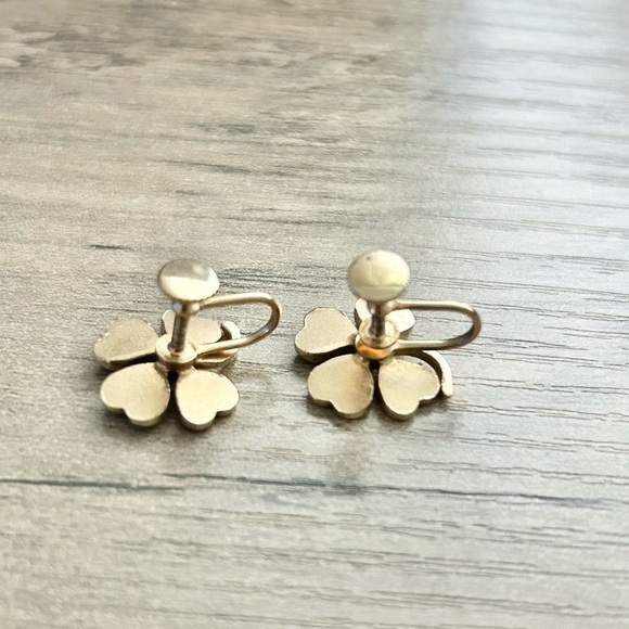 Vintage Gold and Green Screw Clip On Pearl Clover Earrings - Picture 2 of 4